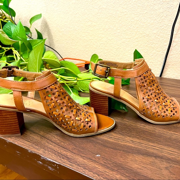 Franco Sarto Shoes - Picture 1 of 3